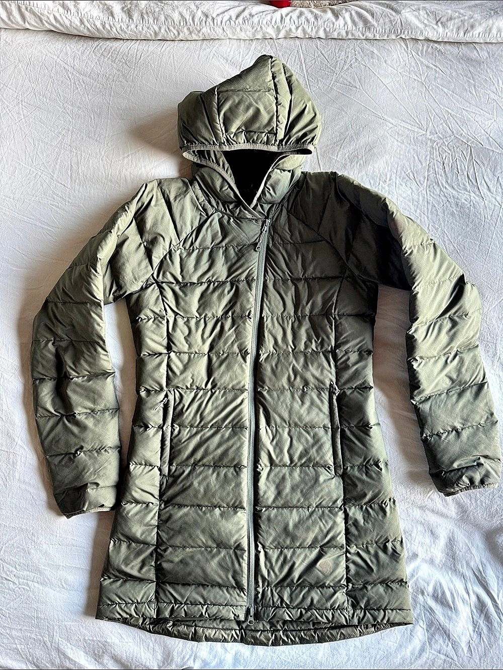 Mountain Hardwear Women's Long Hooded Parka Green Medium